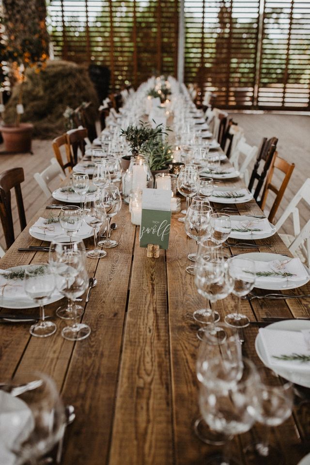 Outdoor Zelt Boho Hochzeit Tische Stühle Vintage mieten leihen in Sommerhausen Main