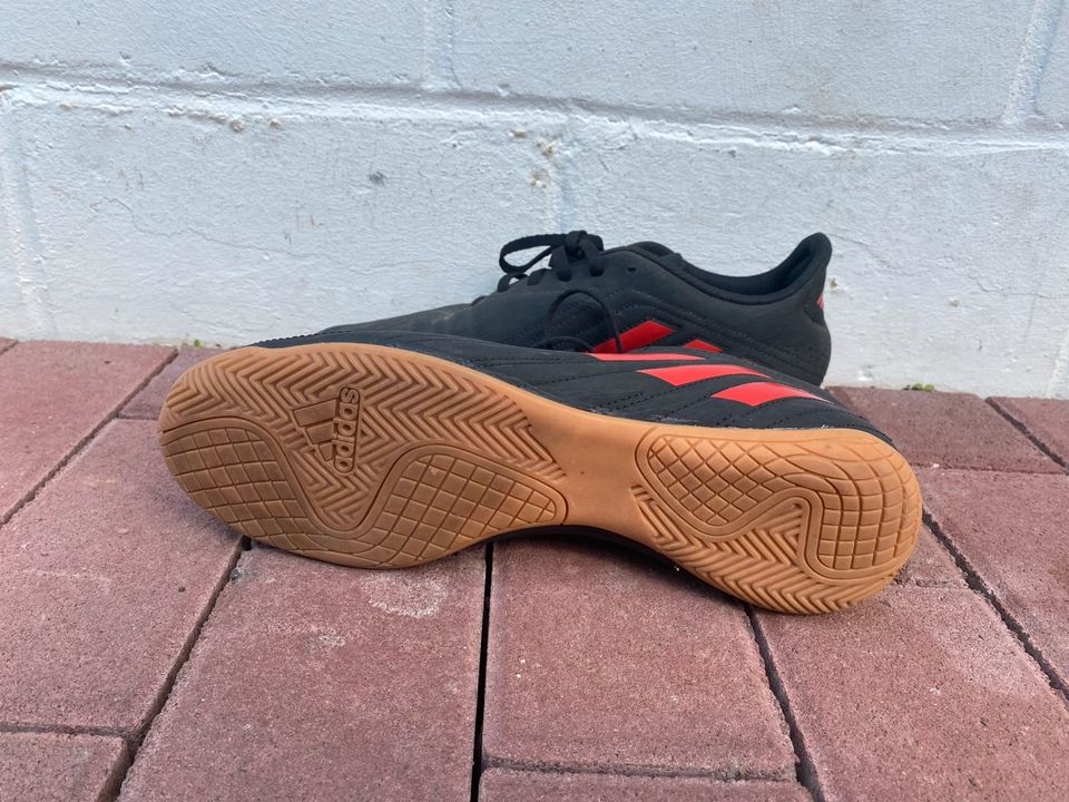 Hallenschuh Adidas Größe 37 Fußball in Gießen