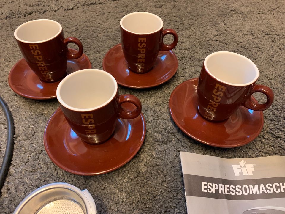 Fif Espressomaschine incl 4‘er Set Espresso Tassen in Bad Münstereifel