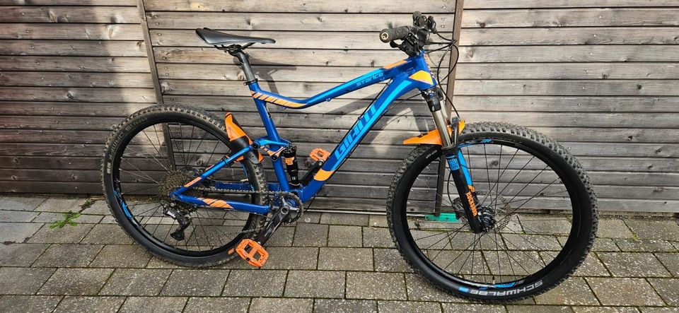 Giant Stance LTD 27,5 Fully MTB S Fahrrad Mountainbike downhill in Korbach