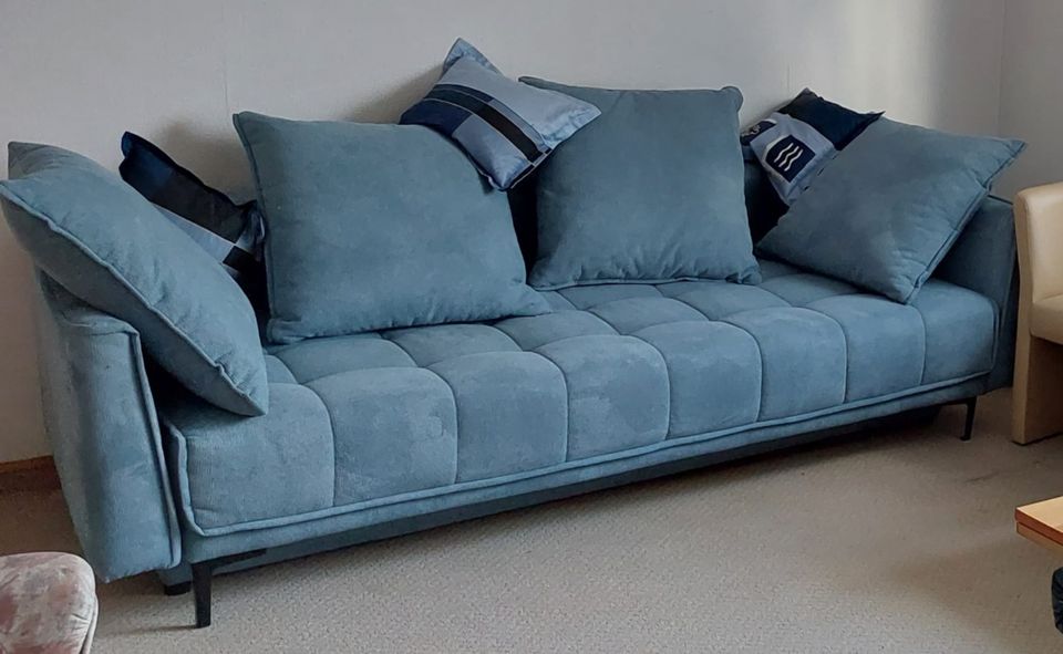 Tolles Sofa / Schlafsofa wie NEU, blaue Farbe in Suderburg