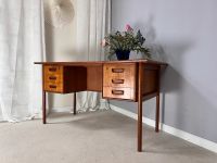 Gunnar Nielsen für Tibergaard Schreibtisch mit Schubladen Desk Teak 60er Dänisch Mid Century Design Bürotisch Berlin - Mitte Vorschau