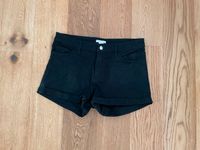 H&M Damen Mädchen Shorts kurze Hose Hotpants Gr. 40 schwarz Nordrhein-Westfalen - Gummersbach Vorschau