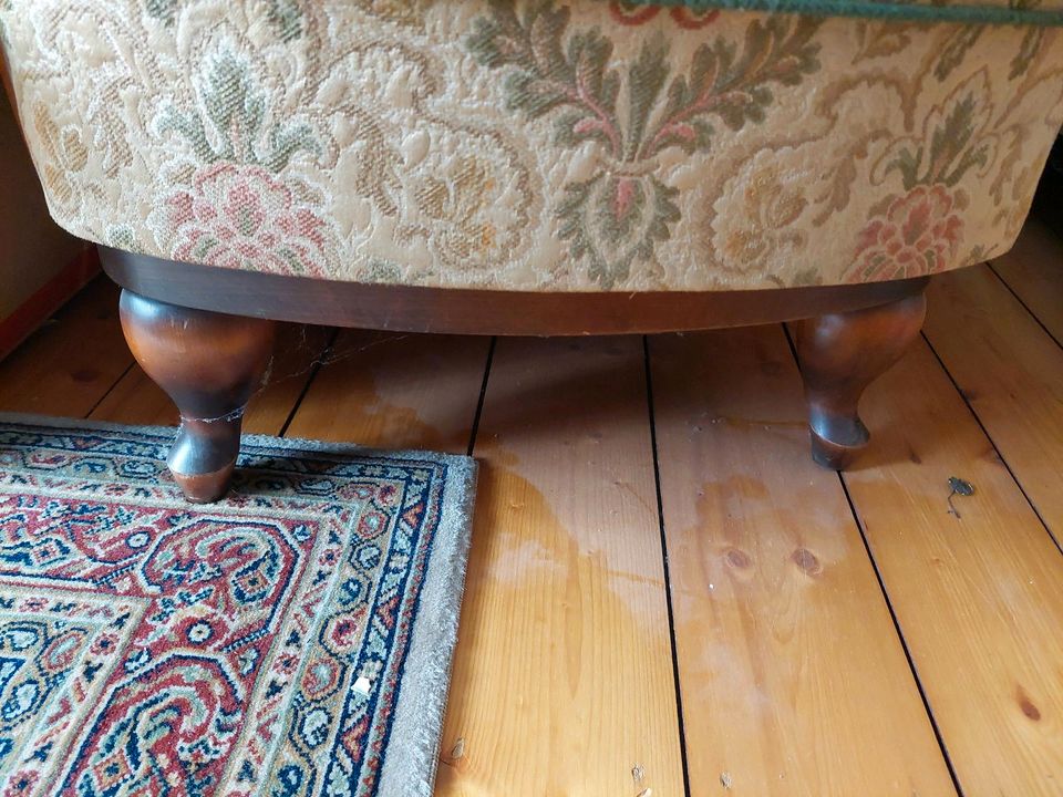 2 alte Sessel Rattan federkern Holz nicht durchgessen sehr bequem in Hagen