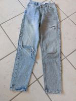 Destroyed Jeans 2 farbig Bershka Gr.34 Hessen - Dieburg Vorschau