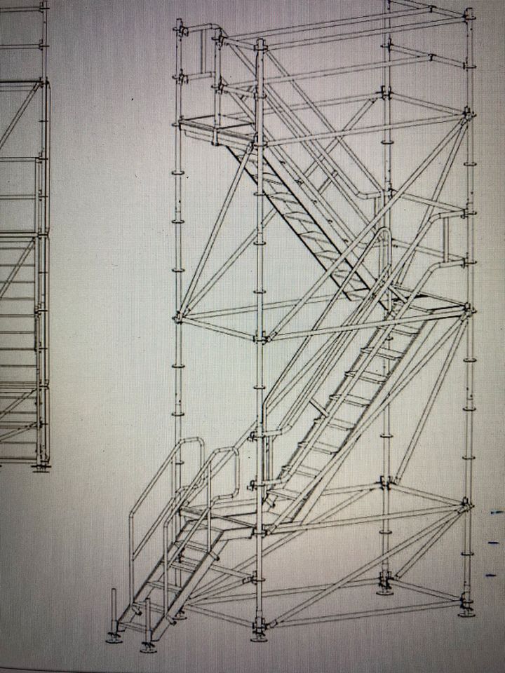 Layer Allround Treppenturm Stahlgerüst mit Alutreppen in Rudolstadt