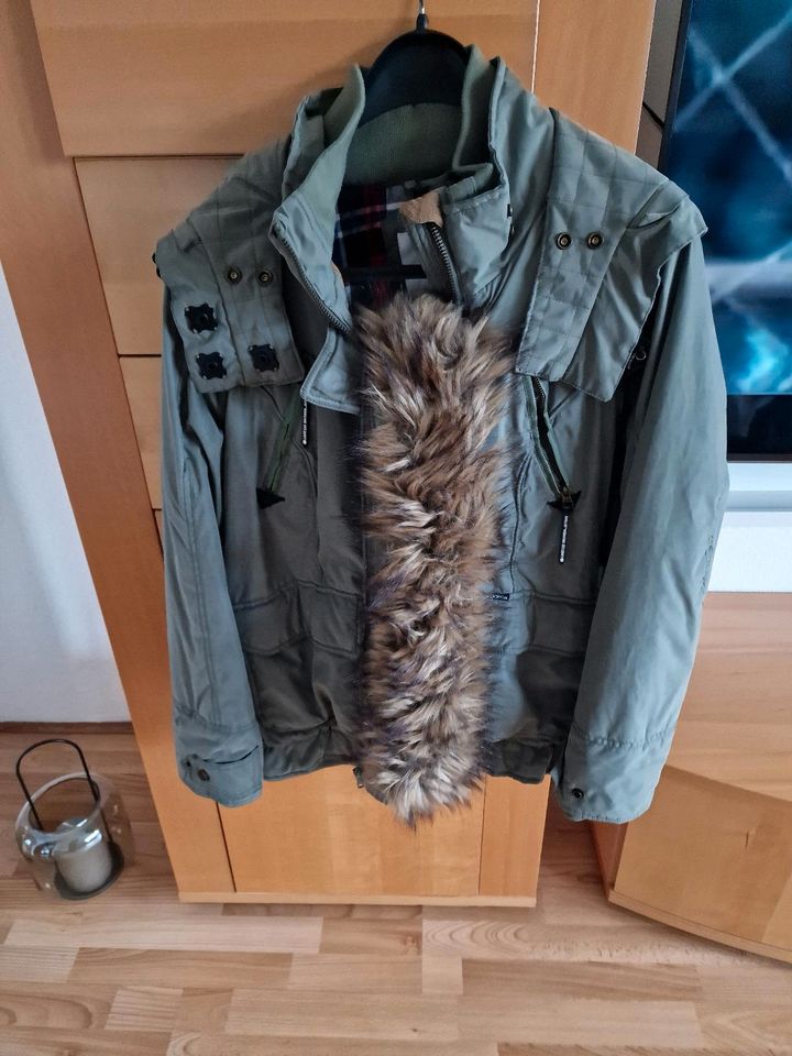 KHUJO Damen Winterjacke Gr. XL Khaki in Recklinghausen