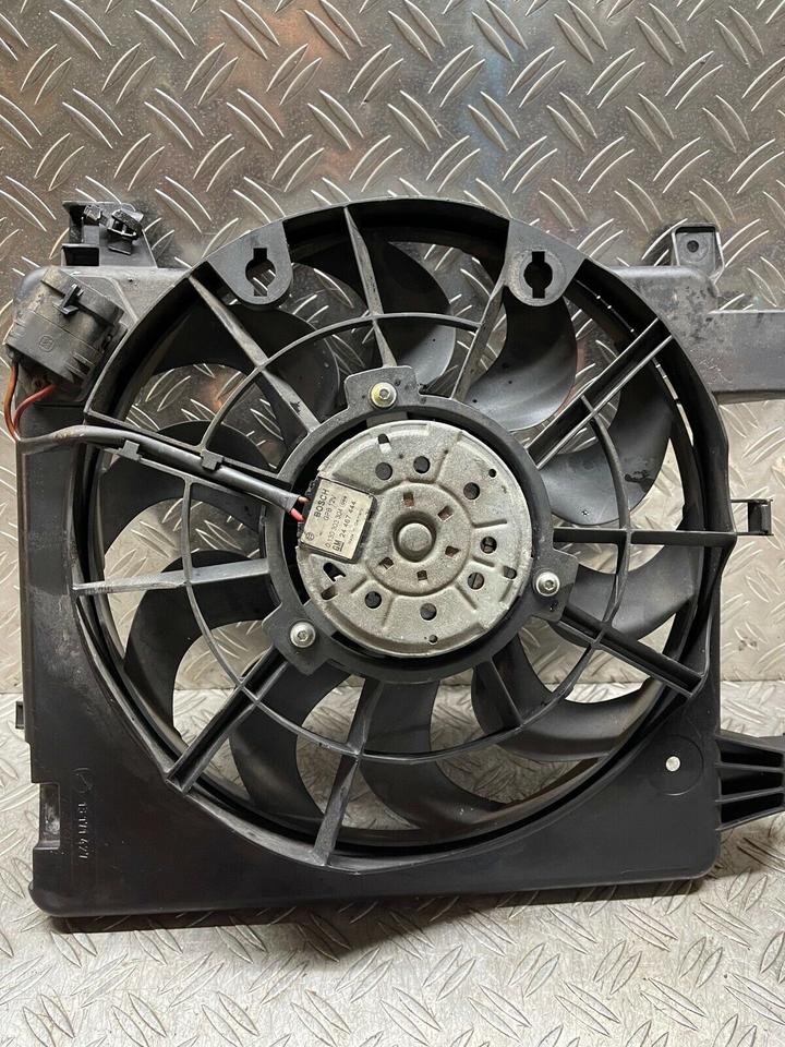 Opel Zafira B 1.9 CDTI Elektromotor Lüftermotor 13147279 in Gelsenkirchen