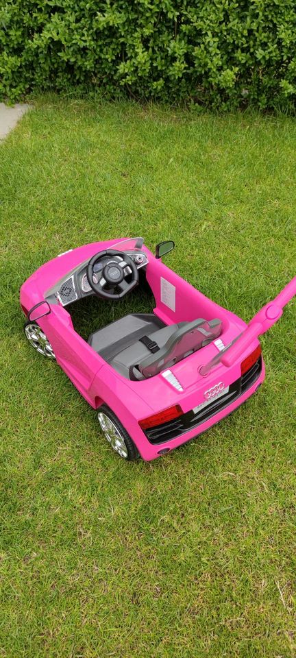 Pushcar Audi R8 spider. Kinderauto Schiebeauto rosa in Bremen