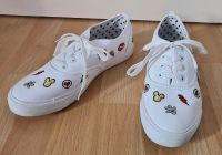 Damen Sneaker mit Mickey Mouse Patches Disney Primark Gr. 39 Mecklenburg-Vorpommern - Boizenburg/Elbe Vorschau