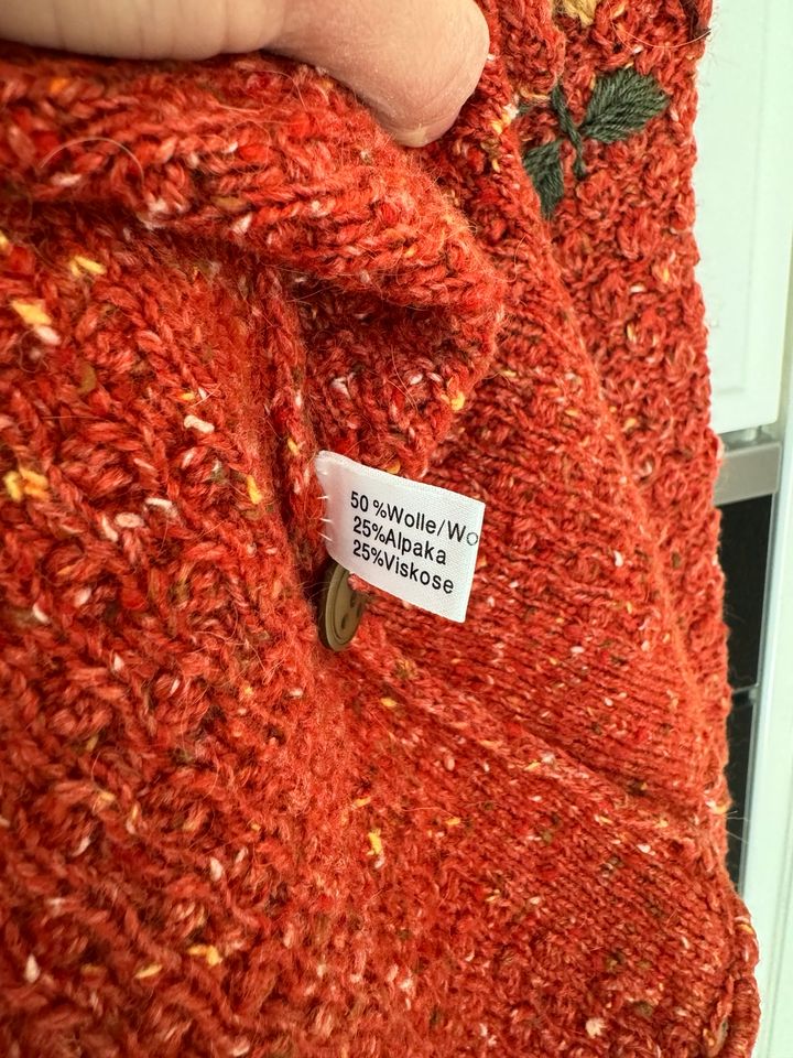 100% Wolle Cardigan von Wolkenstricker rot Trachtenjacke Jacke in Kirchheim unter Teck