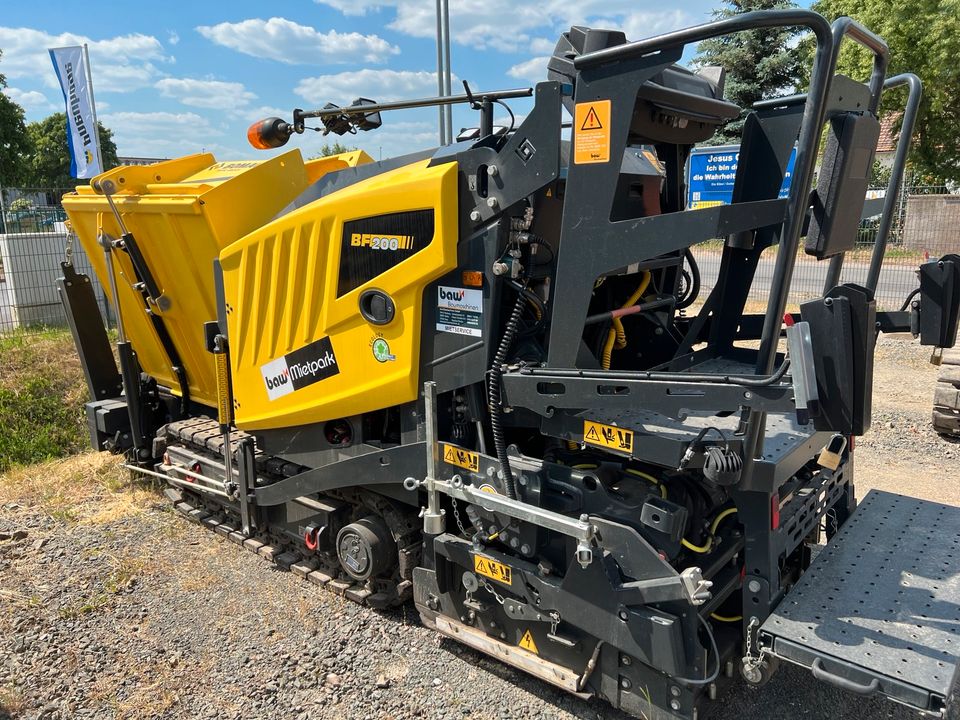 BOMAG Straßenfertiger BF200 Gehweg Fertiger Vermietung/Verkauf in Gotha