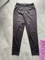 Leggings schwarz im Lederlook Gr. 38 AMY VERMONT Hessen - Oberursel (Taunus) Vorschau