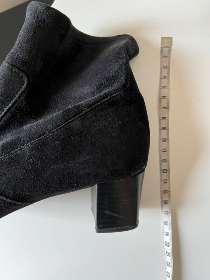 Schicke schwarze Stiefelette von Peter Kaiser in Hannover