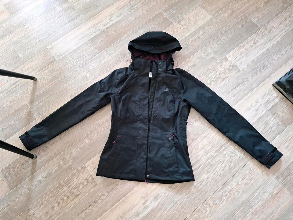 Decathlon Regenjacke schwarz wNeu in Berlin