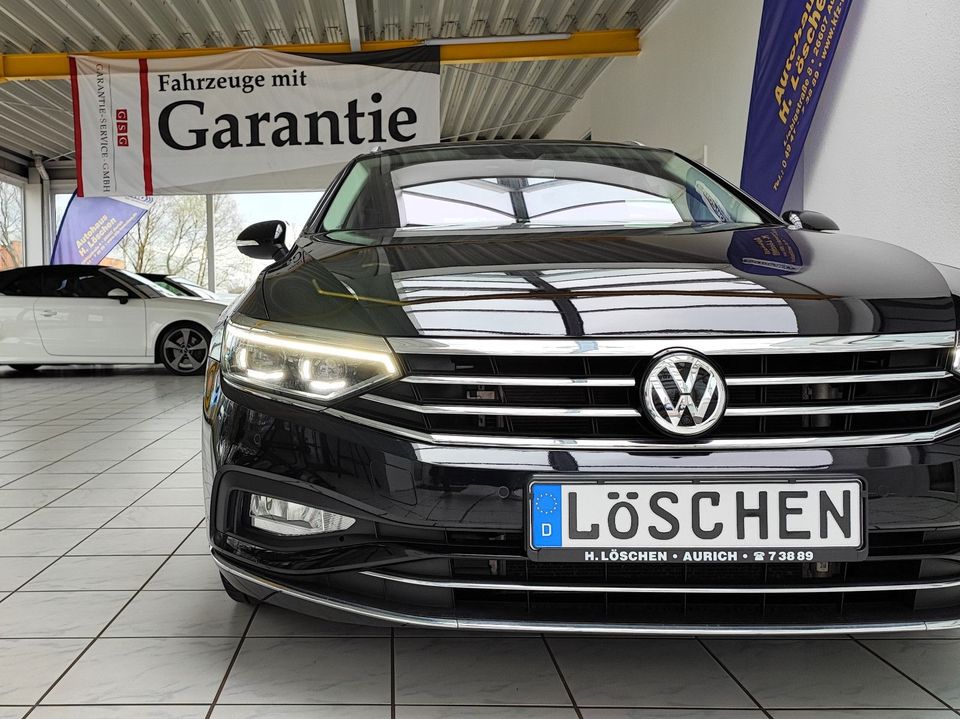 Volkswagen Passat Variant Elegance R-Line Panorama Standhzg in Aurich