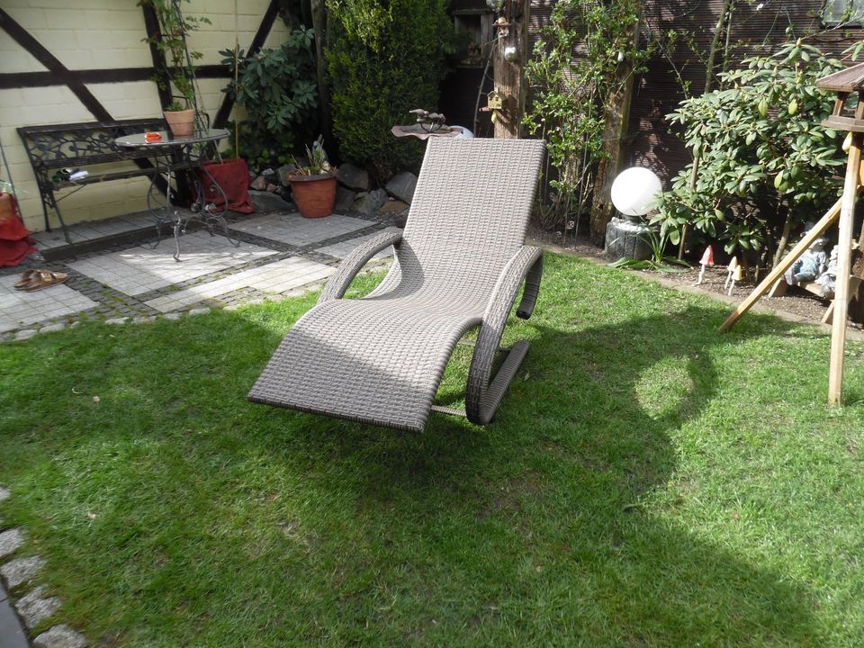 Superschöner Rattan - Liegestuhl zu verkaufen in Glandorf
