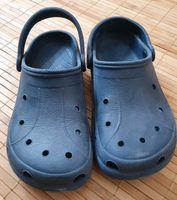 Kinder Clogs Gr 35 dunkelblau Badeschuhe Sandalen Rheinland-Pfalz - Freckenfeld Vorschau