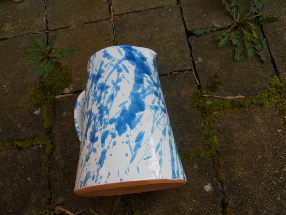 Krug Vase Saftkrug Keamik mit blau weisser Glasur in Hattersheim am Main