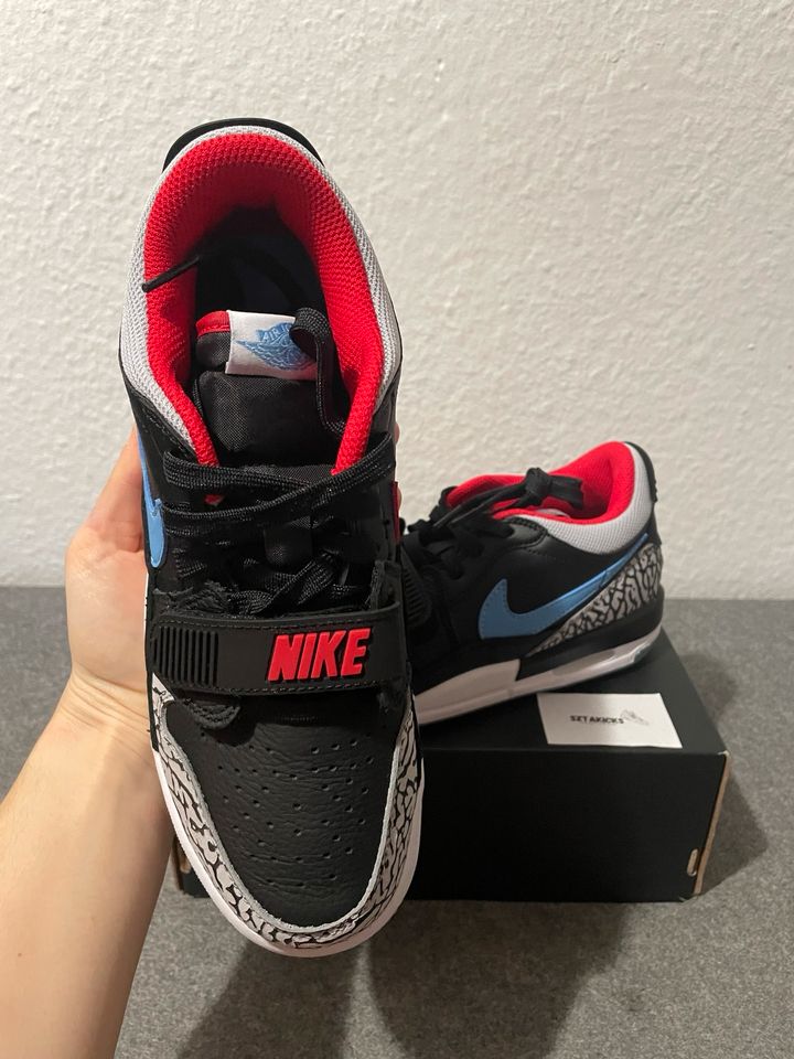 Gr 38 Nike Air Jordan Legacy 312 Low Kinderschuhe in Adelschlag