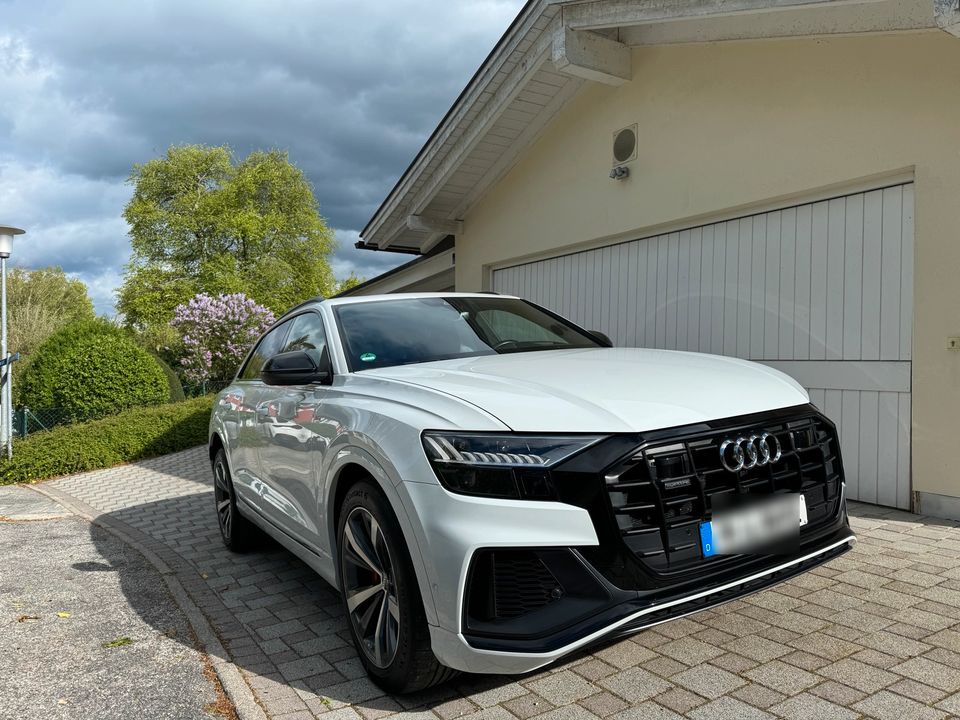 Audi Q8 55 TFSI Quattro SLine VOLL Matrix HUD B&O Massage uvm. in Feldafing