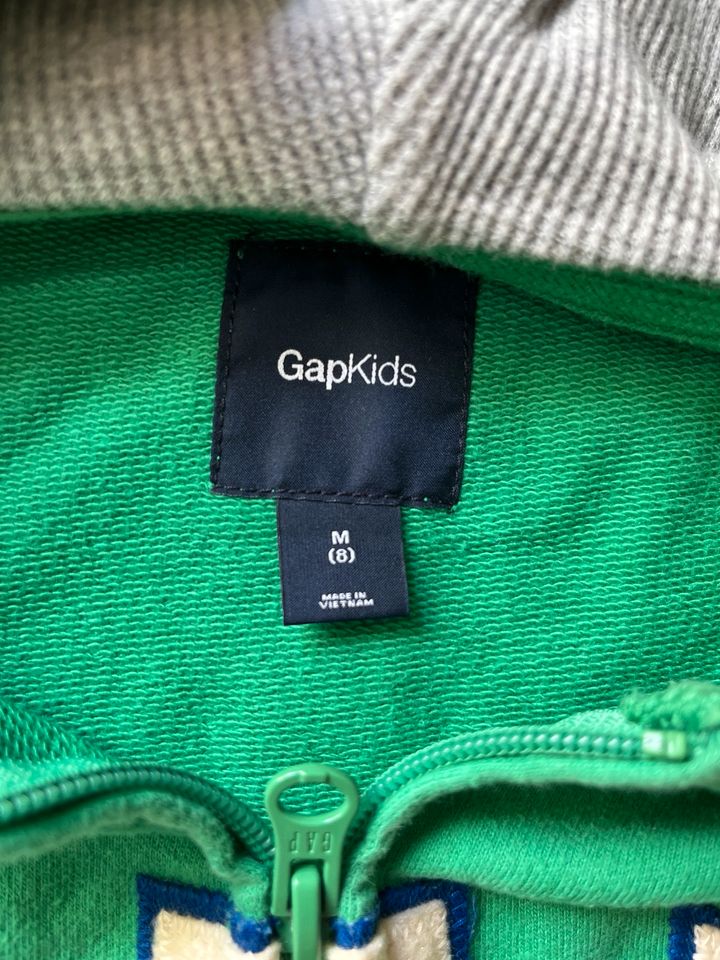 GAP Kids Sweatshirtjacke Gr. 128/134 in Essen