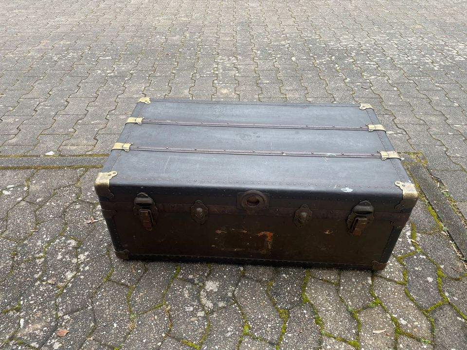 Vintage Koffer Ottomane Gepäck in Adenau