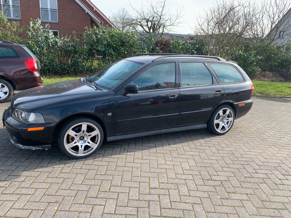 Volvo V40 Kombi in Quakenbrück