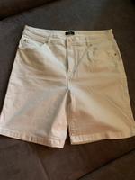 schneeweiße damen jeans shorts von c&a gr.44 Sachsen - Hartmannsdorf Vorschau