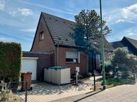 Einfamilienhaus inklusive angebautem Bungalow in gefragter Wohnlage Nordrhein-Westfalen - Neuss Vorschau