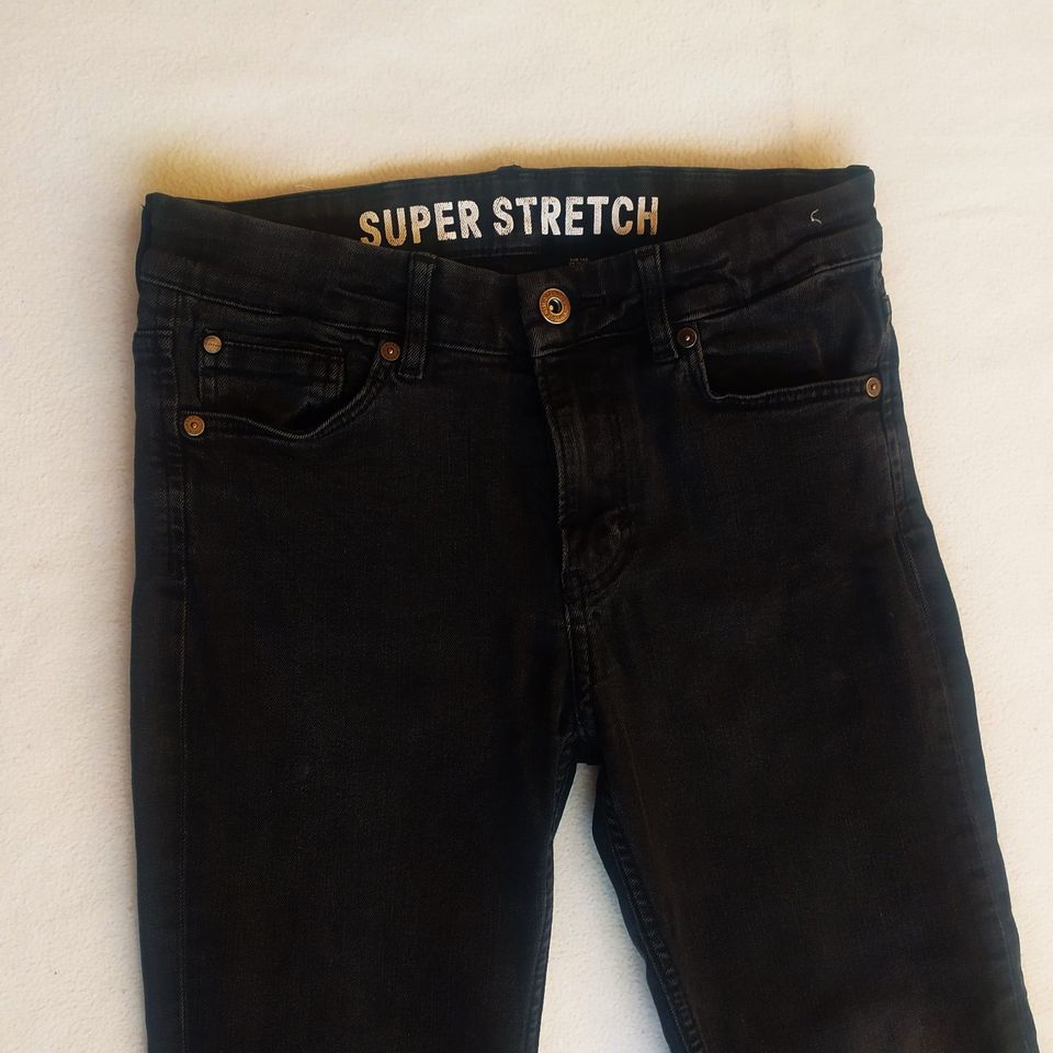 gut erhalten Skinny Fit Jeans,Stretch Jeans Gr.146 H&M in Dresden