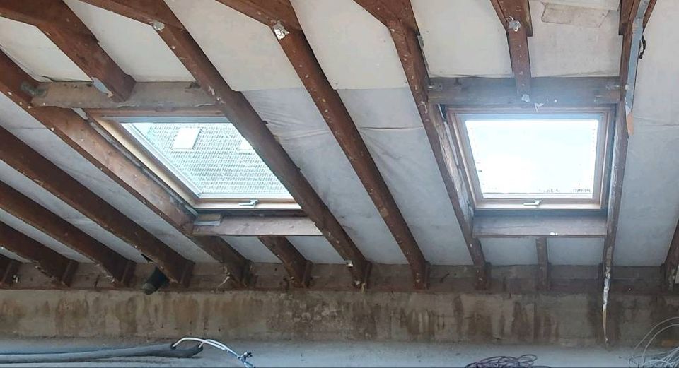 7 Velux Dachflächenfenster inkl. Solar-Rollladen bzw. E-Rollladen in Hamm