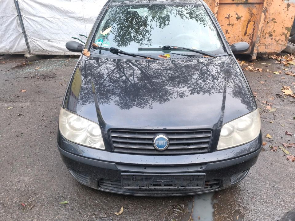 Fiat punto Scheinwerfer Rücklichter Sitze Innenausstattung in Duisburg