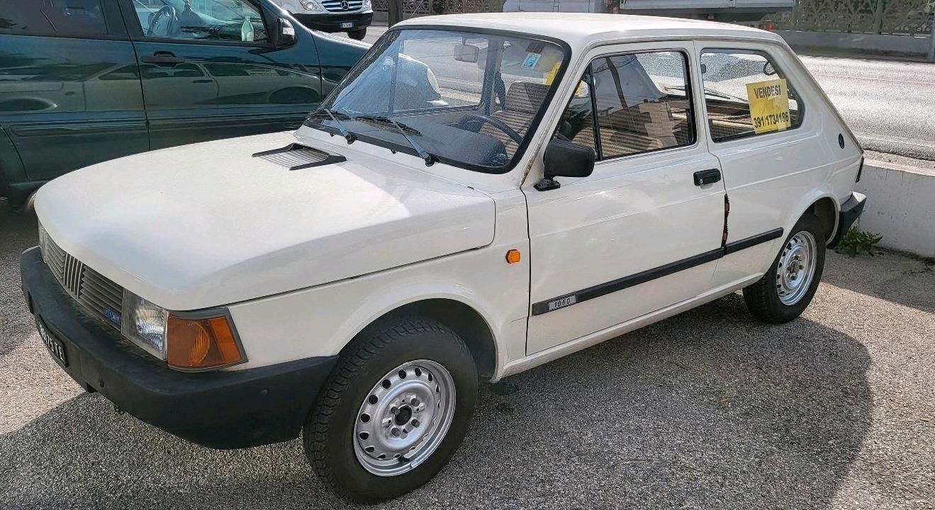 Abbildung des Autos Fiat 127  Super neuer TÜ…