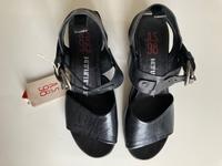 A.S.98 elegante Leder Sandale, Farbe schwarz, Gr. 39, toll, neu! Hessen - Königstein im Taunus Vorschau