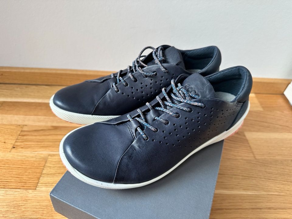 Neue ECCO Damen Schuhe 37 blau Sneaker leder in Frankfurt am Main -  Bockenheim | eBay Kleinanzeigen ist jetzt Kleinanzeigen