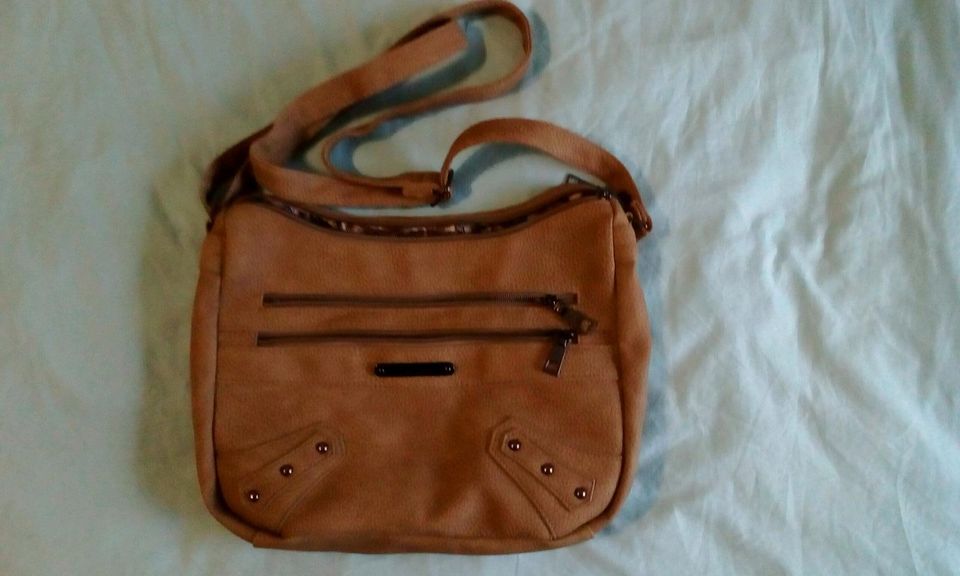 Damen Handtasche in Marienhafe