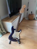 Squier Strat Affinity, Fender, dunkelblau, inkl. Tasche + Ständer Schleswig-Holstein - Horst (Holstein) Vorschau