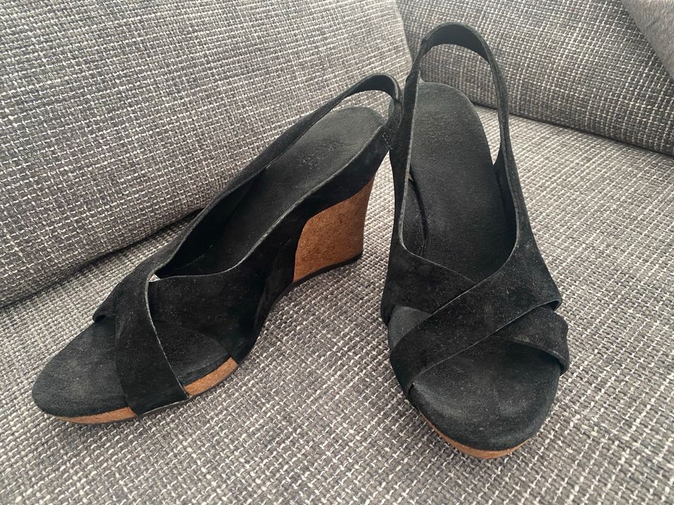 Ugg Australia Pumps Keilsandalen schwarz Gr. 39 „TOP“ in Celle