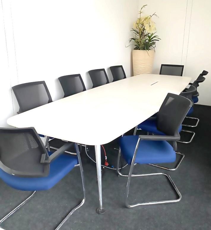 300 x Steh Sitz Schreibtisch / Büromöbel/ Bürostuhl / Sideboard in Glinde