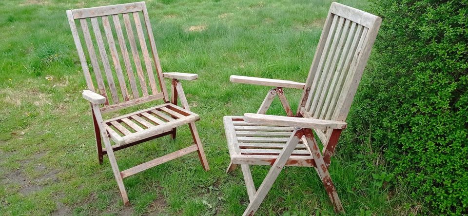2 Gartenstühle aus Naturholz in Visselhövede