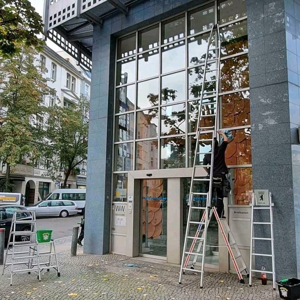 Glasreiniger Fensterputzer spezialisiert auf private Haushalte! in Berlin