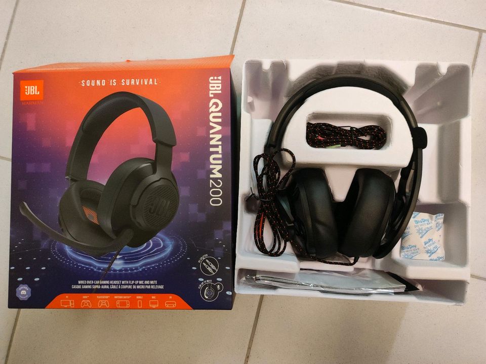 JBL Quantum 200 Wired Over-Ear Gaming Headset -Black