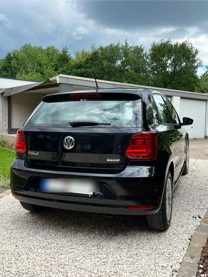 VW Polo 5 Comfort Line Facelift von 2014 Deep Black Perleffekt in Bottrop