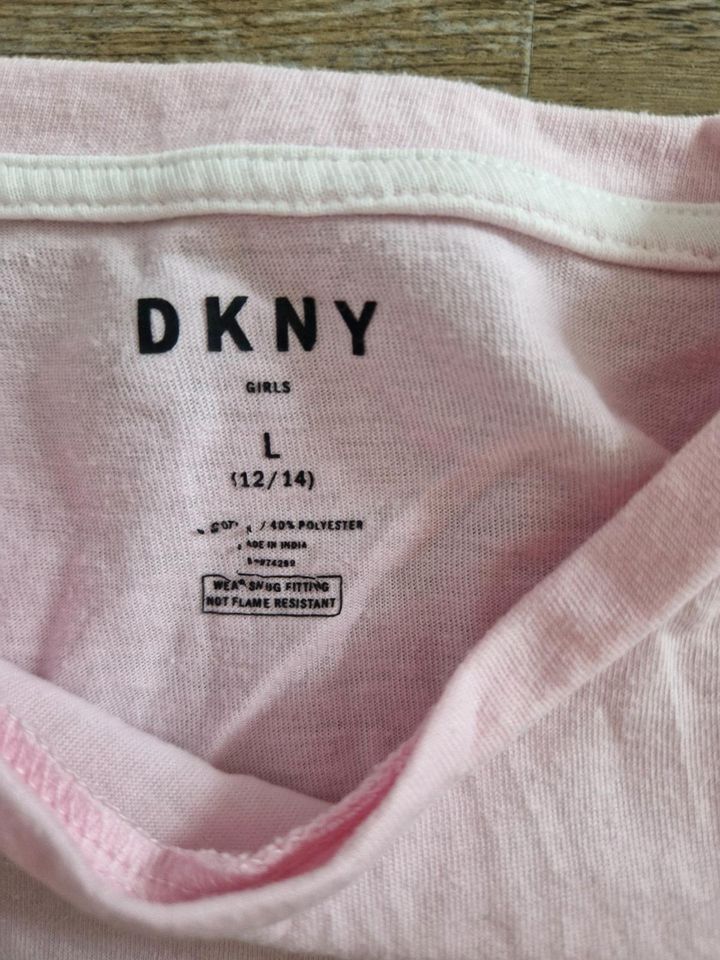 DKNY Mädchen T-Shirt und Hose Gr.146/152 Super Zustand in Schiffdorf