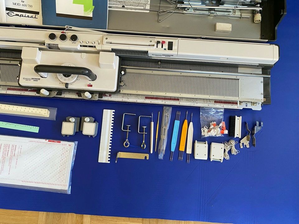 Empisal Knitmaster Modell 700 Strickmaschine, Top in Braunschweig