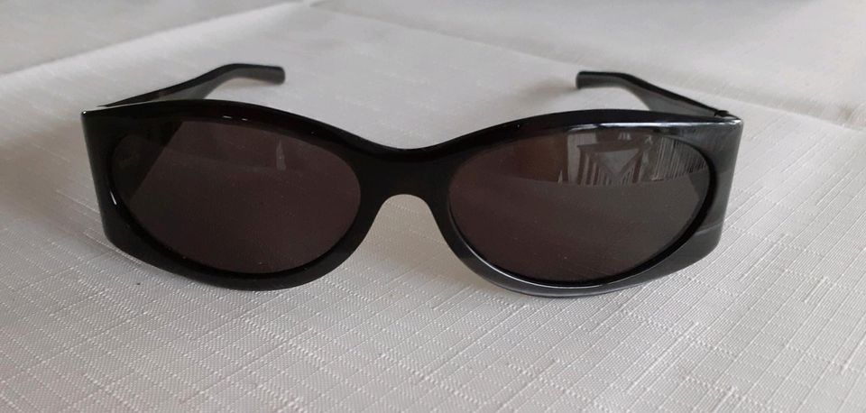 GUCCI Damen Sonnenbrille Original mit Box in Much