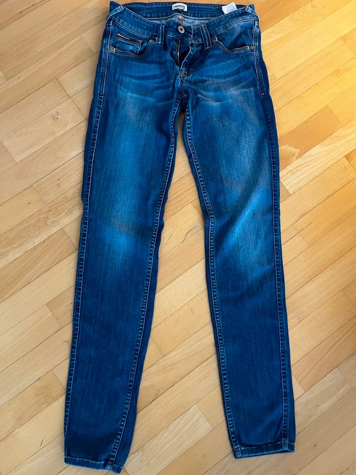 Wunderschöne Jeans von Tommy Hilfiger Neupreis 129,95 Euro in München