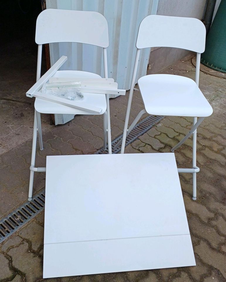 2 Ikea Barhocker plus Wandtisch in Hohe Börde