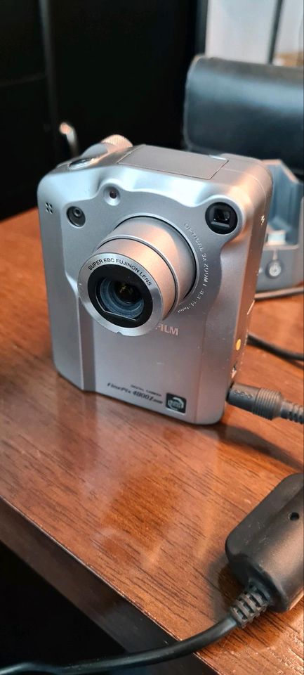 Fuji FinePix 4800Z Digitalkamera Kamera Digicam in Hamburg